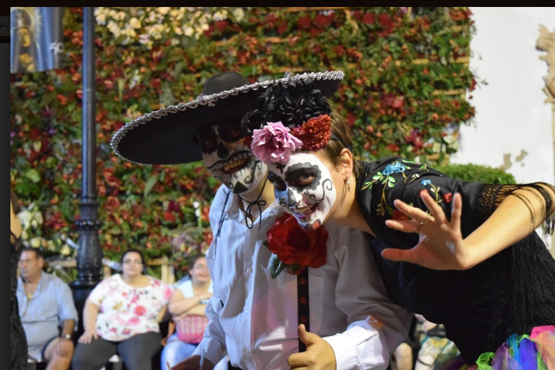 El “Desfile Multicolor” inunda de alegría y colorido las calles de Dolores
