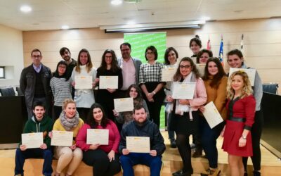 El alcalde de Dolores entrega los diplomas del curso “Dirección de Actividades de Tiempo Libre” diploma