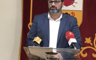 El alcalde de Dolores lamenta que tengan que pagar los vecinos de Dolores más de 2 millones de euros que gastó el anterior gobierno del PP