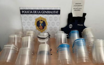 Dolores entrega 100 pantallas protectoras para los efectivos de la Policía Autonómica de la Comunidad Valenciana