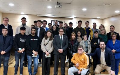 El Ayuntamiento hace un homenaje a los jóvenes de Dolores en el Día de la Constitución