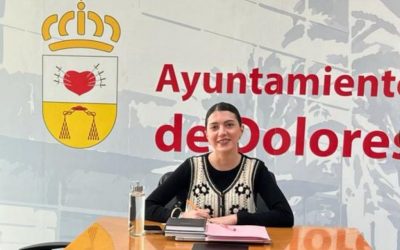 El Ayuntamiento de Dolores incrementa un 10% las ayudas al transporte para estudiantes desplazados en el curso 2023-24, que este año asciende a 11.000 €